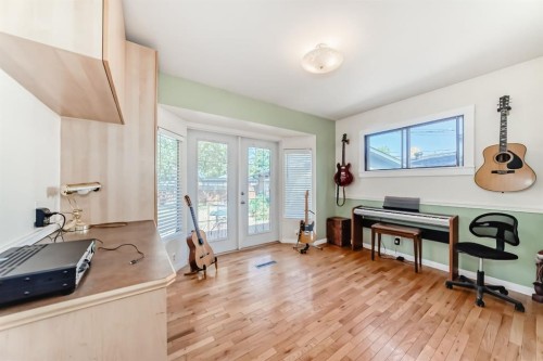 2443 Fir Drive Se, Calgary, AB - Indoor