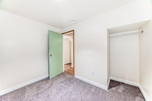 2443 Fir Drive Se, Calgary, AB - Indoor