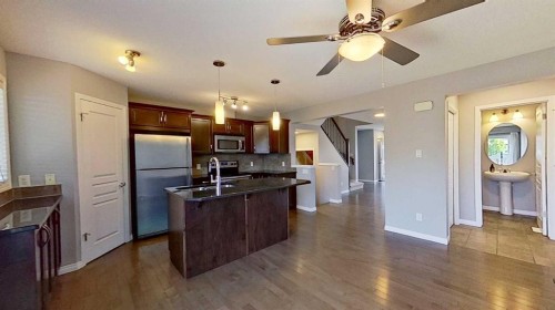 63 Elgin Meadows Park Se, Calgary, AB - Indoor Photo Showing Kitchen