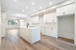 552 Rowmont Boulevard NW Calgary, AB T3L 0L6