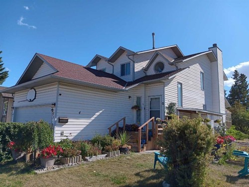 4 Fallingworth Bay Ne, Calgary, AB - Outdoor