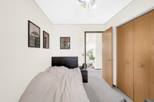 4 Fallingworth Bay Ne, Calgary, AB - Indoor Photo Showing Bedroom