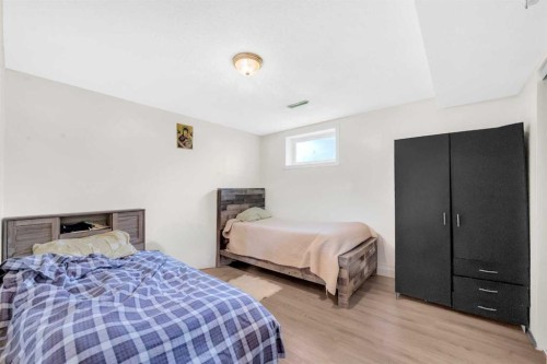 4 Fallingworth Bay Ne, Calgary, AB - Indoor Photo Showing Bedroom