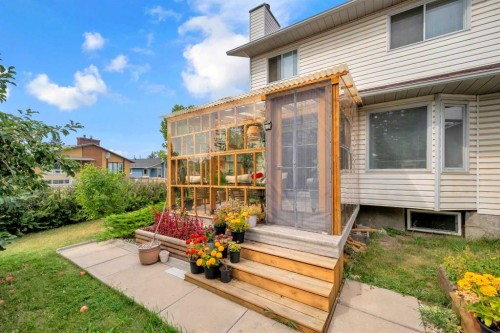 4 Fallingworth Bay Ne, Calgary, AB - Outdoor