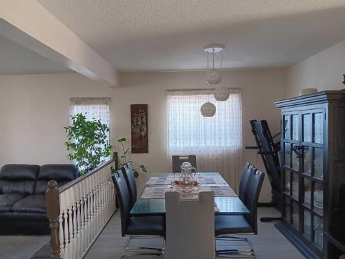 4 Fallingworth Bay Ne, Calgary, AB - Indoor Photo Showing Dining Room