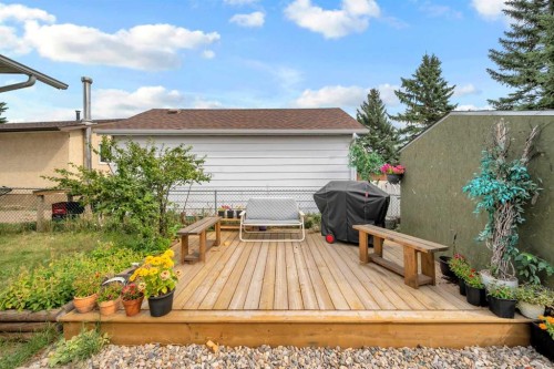 4 Fallingworth Bay Ne, Calgary, AB - Outdoor With Exterior