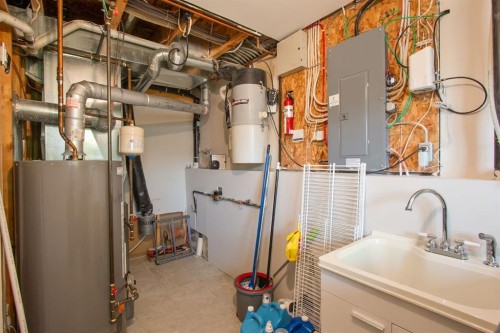 40 Douglas Close, Penhold, AB - Indoor Photo Showing Basement