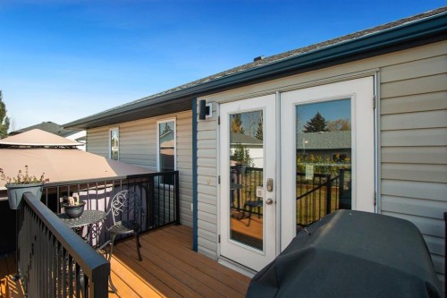 40 Douglas Close, Penhold, AB - Outdoor With Deck Patio Veranda With Exterior
