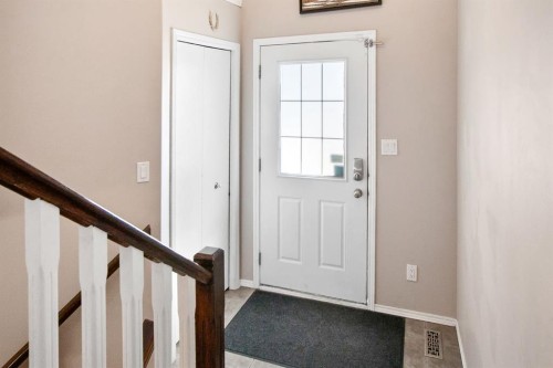 40 Douglas Close, Penhold, AB - Indoor Photo Showing Other Room