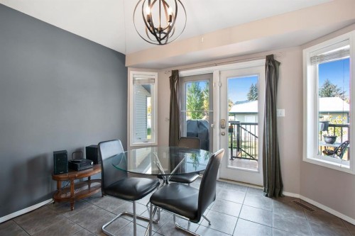 40 Douglas Close, Penhold, AB - Indoor Photo Showing Dining Room