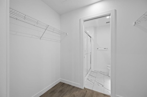 204-8370 Broadcast Avenue Sw, Calgary, AB - Indoor