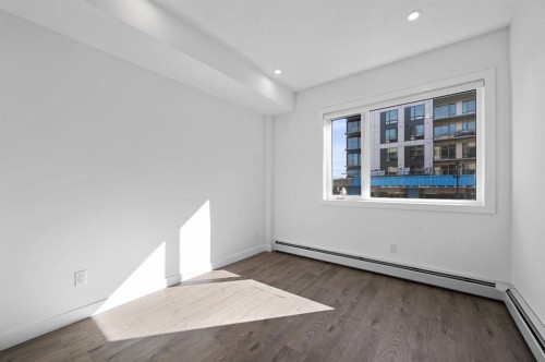 204-8370 Broadcast Avenue Sw, Calgary, AB - Indoor Photo Showing Other Room