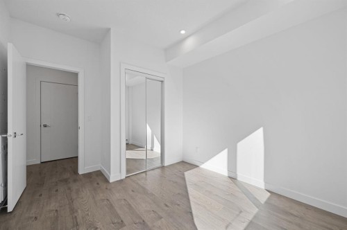 204-8370 Broadcast Avenue Sw, Calgary, AB - Indoor Photo Showing Other Room