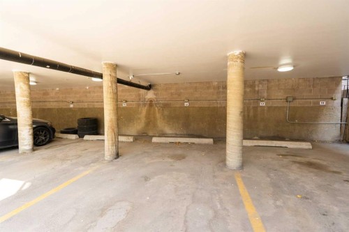 305-1829 11 Avenue Sw, Calgary, AB - Indoor Photo Showing Garage