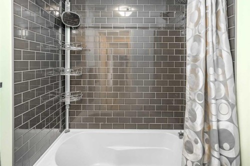 767 Shawnee Drive Sw, Calgary, AB - Indoor Photo Showing Bathroom