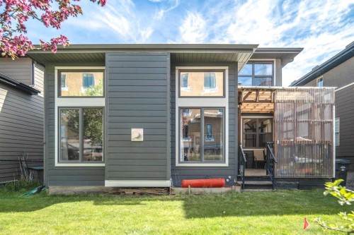 767 Shawnee Drive Sw, Calgary, AB - Outdoor