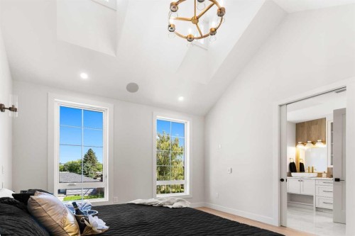 1425 44 Street Sw, Calgary, AB - Indoor