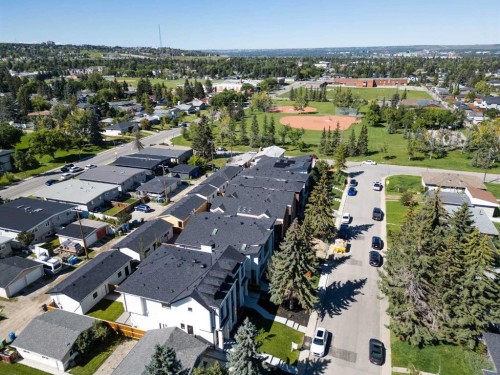1425 44 Street Sw, Calgary, AB - Outdoor With View