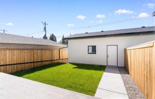 1425 44 Street Sw, Calgary, AB - Outdoor