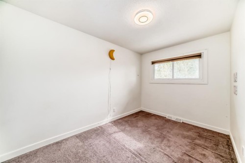 4139 Bowlen Street Nw, Calgary, AB - Indoor Photo Showing Other Room