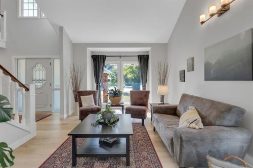 6018 58 Street, Olds, AB - Indoor Photo Showing Living Room