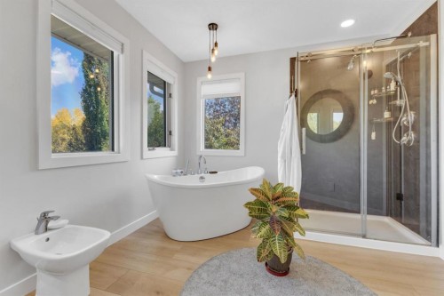 6018 58 Street, Olds, AB - Indoor Photo Showing Bathroom