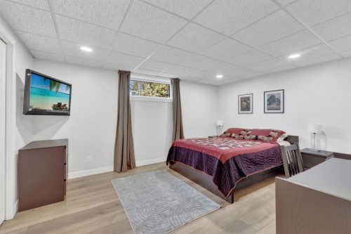 6018 58 Street, Olds, AB - Indoor Photo Showing Bedroom