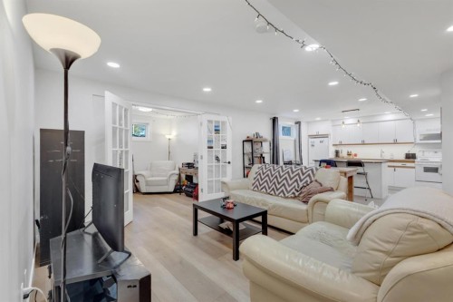 6018 58 Street, Olds, AB - Indoor Photo Showing Living Room