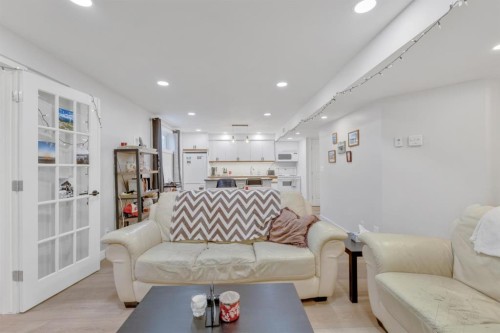 6018 58 Street, Olds, AB - Indoor Photo Showing Living Room