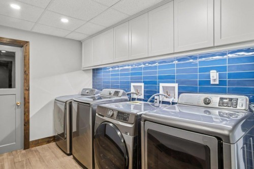 115 Spray Avenue, Banff, AB - Indoor Photo Showing Laundry Room