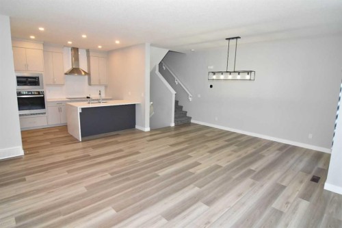 142 Sovereign Common Sw, Calgary, AB 