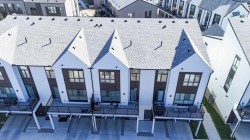 142 SOVEREIGN Common SW Calgary, AB T3C 3Y3