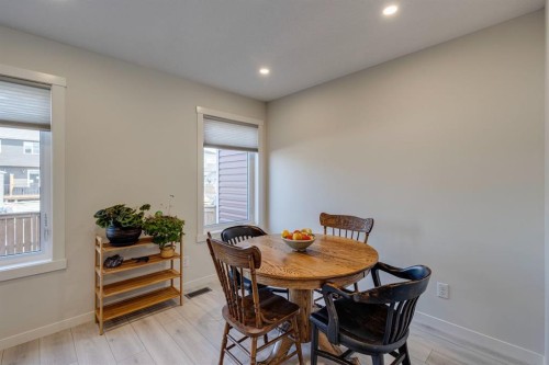 174 Chinook Gate Boulevard Sw, Airdrie, AB - Indoor Photo Showing Dining Room