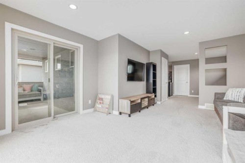 9 Walden Park Se, Calgary, AB - Indoor
