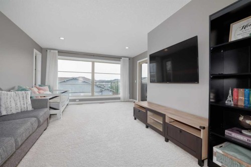 9 Walden Park Se, Calgary, AB - Indoor Photo Showing Living Room
