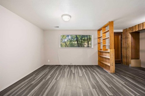 8039 36 Avenue Nw, Calgary, AB - Indoor Photo Showing Other Room