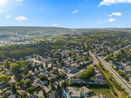 8039 36 Avenue Nw, Calgary, AB - Outdoor With View