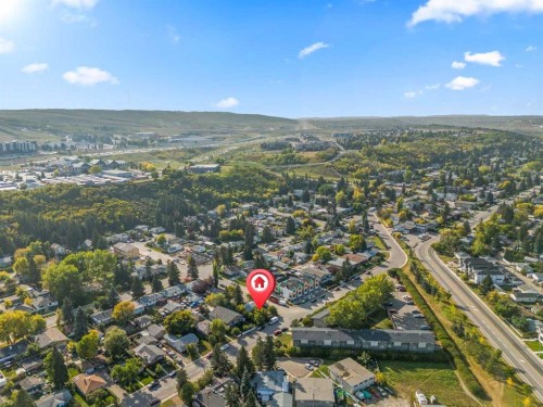 8039 36 Avenue Nw, Calgary, AB - Outdoor With View