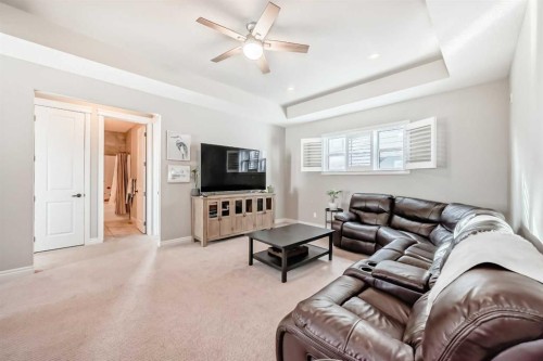 95 Marquis Crescent Se, Calgary, AB - Indoor Photo Showing Living Room