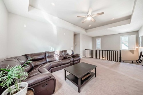 95 Marquis Crescent Se, Calgary, AB - Indoor Photo Showing Living Room