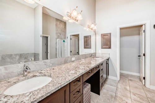 95 Marquis Crescent Se, Calgary, AB - Indoor Photo Showing Bathroom