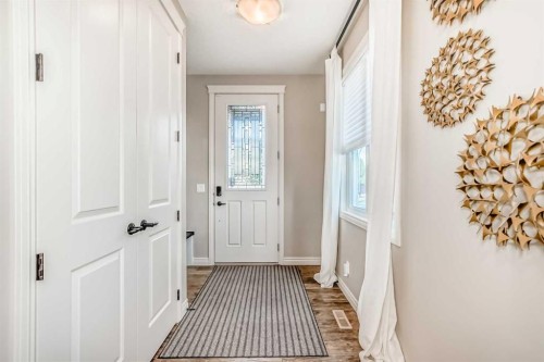 95 Marquis Crescent Se, Calgary, AB - Indoor Photo Showing Other Room