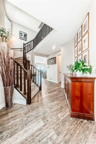 95 Marquis Crescent Se, Calgary, AB - Indoor Photo Showing Other Room