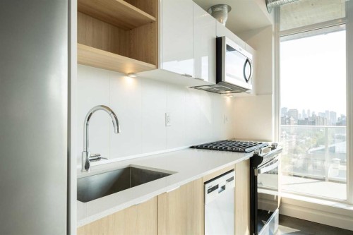 1010-1319 14 Avenue Sw, Calgary, AB - Indoor Photo Showing Kitchen
