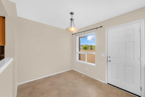 5 Saddlebrook Common Ne, Calgary, AB - Indoor Photo Showing Other Room