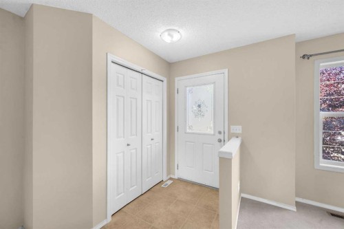 5 Saddlebrook Common Ne, Calgary, AB - Indoor Photo Showing Other Room