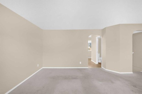 5 Saddlebrook Common Ne, Calgary, AB - Indoor Photo Showing Other Room