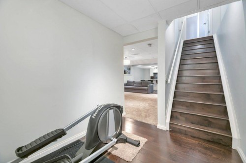 319 Saddlebrook Circle East, Calgary, AB - Indoor