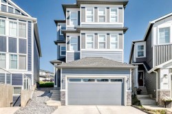 392 Carringvue Place NW Calgary, AB T3P 2A4