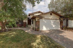 19 Castlefall Way NE Calgary, AB T3J 1M6